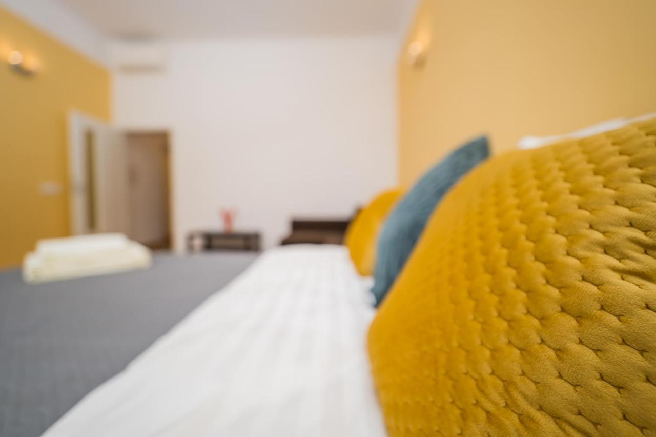 Council Square Estate Apartment *Bull'S Eye* 브라쇼브 외부 사진